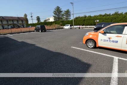 Ｓ．Ｔ　ｓｕｎ　Ｒ[2LDK/51.66m2]の駐車場1