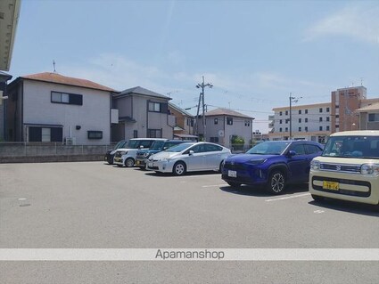 パーク　フォレスト　Ａ棟[2DK/50.68m2]の駐車場