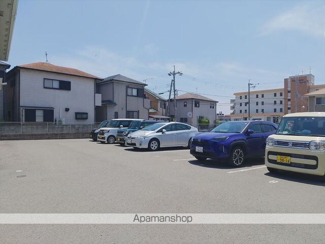 和歌山県和歌山市栄谷[2DK/62.11m2]の駐車場