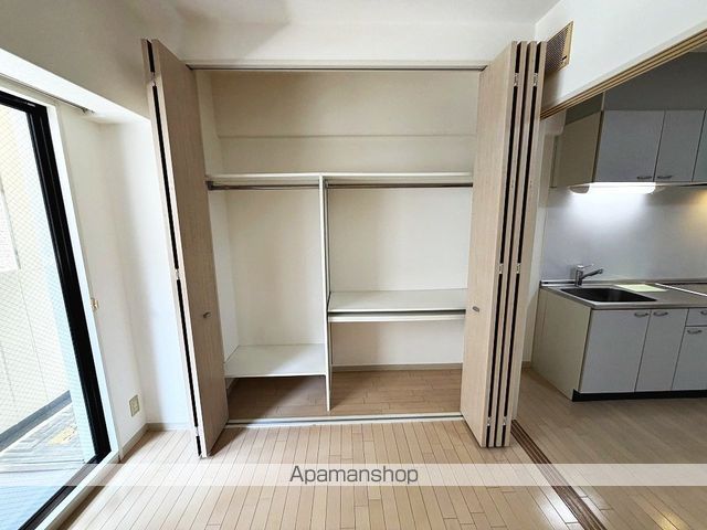 ミドエストツダの内装写真