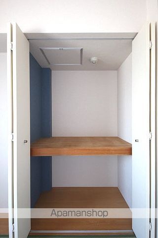 ゼファーIIの内装写真