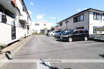 ピュアフィールドＡ棟[2LDK/54.36m2]の駐車場