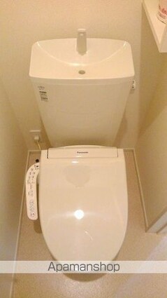 イセソラージュ　Ｄ[2K/30.85m2]のトイレ