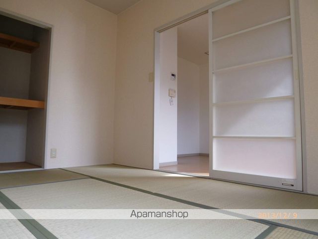 シャトレ岡田IIの内装写真