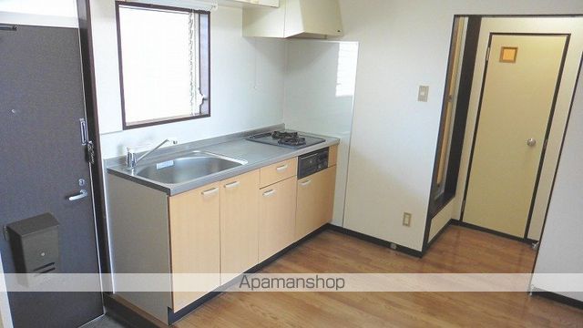 レヴール綾田A棟の内装写真
