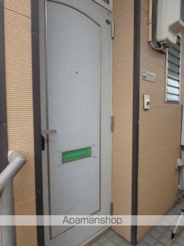 クレセントイーグルの玄関写真