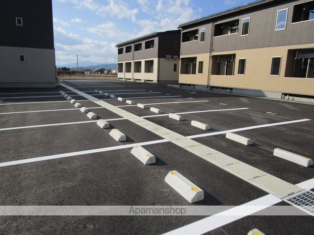 テゾーロ下太田　Ａ[1K/32.14m2]の駐車場