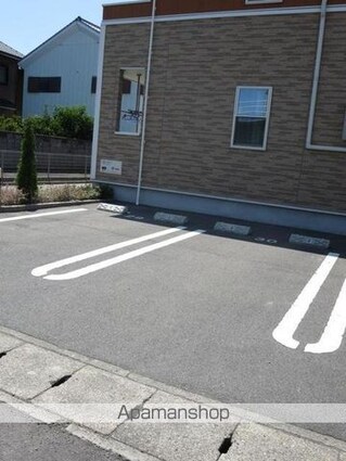 コンフォール矢三　Ｃ[1LDK/46.06m2]の駐車場2