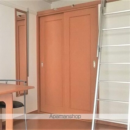 レオパレスグランデ花園[1K/19.87m2]の収納