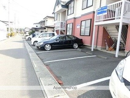 岩手県盛岡市みたけ３丁目[1DK/32.28m2]の駐車場