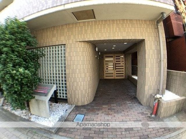 リバティープラザ花園IIの玄関写真