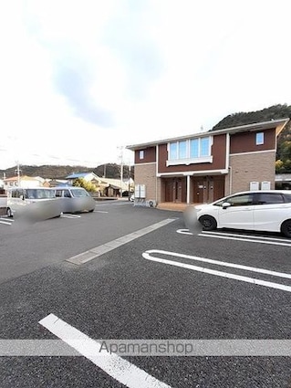 サウスヴィラＡ[2LDK/58.21m2]の駐車場