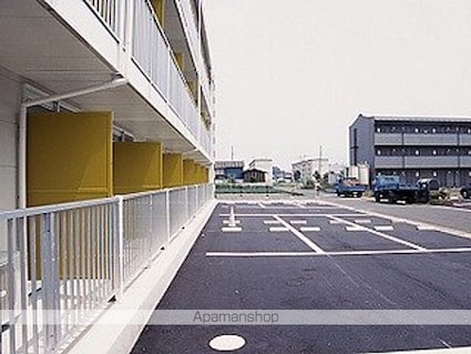 レオパレスアサクラⅤ[1K/23.18m2]の駐車場