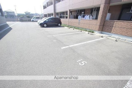 香川県高松市太田下町[2LDK/57.33m2]の駐車場