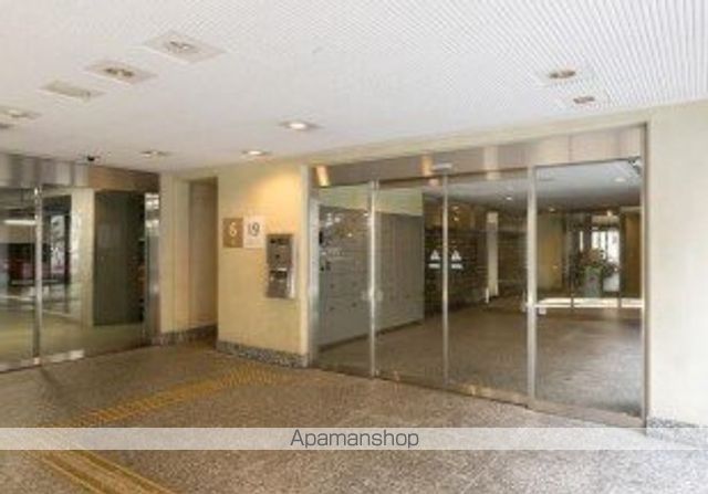 東雲キャナルコートCODAN19号棟の玄関写真