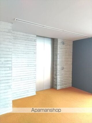 和歌山県和歌山市十番丁[1LDK/83.68m2]の共用部2