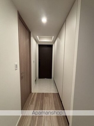 ＨＡＲＵＭＩ　ＦＬＡＧ　ＳＵＮ　ＶＩＬＬＡＧＥ　Ｔ棟[3LDK/74.11m2]の玄関