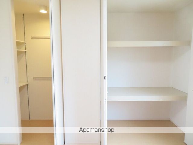 プランク・ラヴィーン　Ａ棟[3LDK/70.43m2]の収納