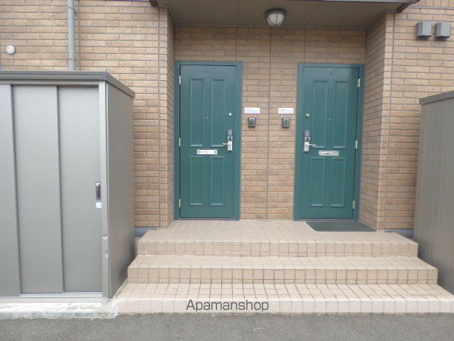 ローズガーデンの玄関写真