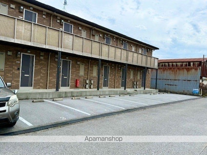 ラ・メゾンＫ２[1K/32.17m2]の駐車場