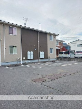 ハウス　アイＢ[2LDK/57.07m2]の駐車場