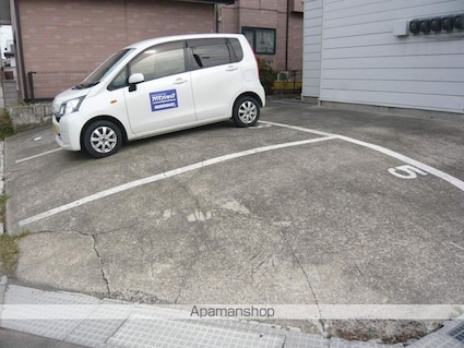 フローレスＳＴ[2K/38.93m2]の駐車場