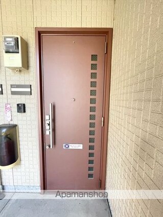 サウザンドタウン　Ｃ棟[1LDK/42.72m2]のエントランス2