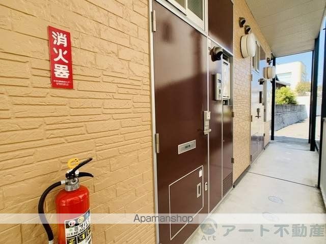 レオパレスESSOR湯築の玄関写真