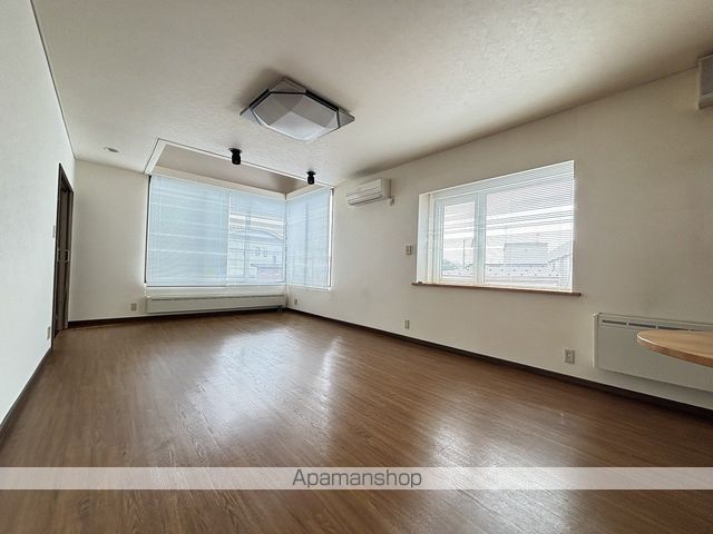 五稜郭町2番戸建の内装写真