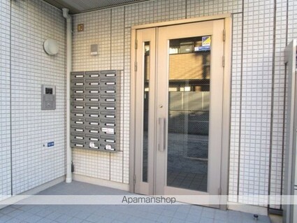 ロイヤルパレス市川[1LDK/45.74m2]のエントランス