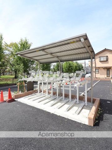 ヒカルサ北坂戸の玄関写真