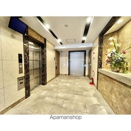 愛知県名古屋市中区新栄１丁目[1K/28.36m2]のエントランス1