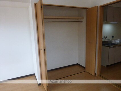 ロイヤルガーデン弐番館[1DK/31m2]の収納