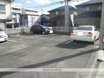 グランディール愛光Ｃ[2DK/46.06m2]の駐車場2