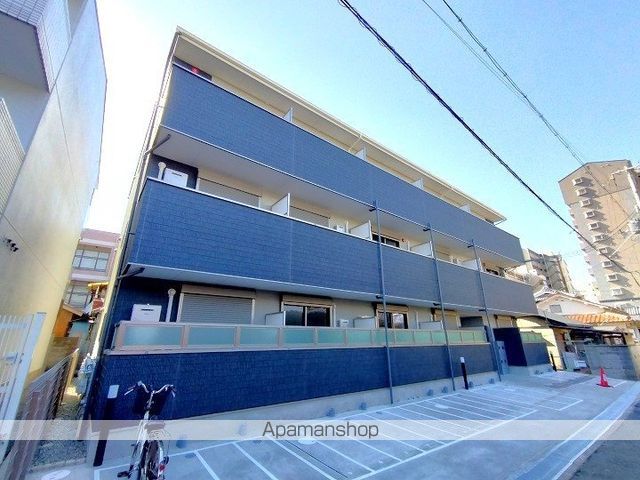 クレセント江坂の外観写真