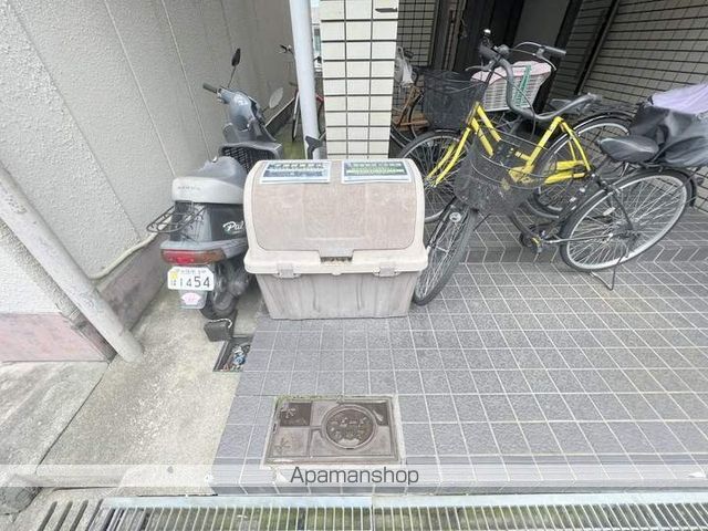 パインリーフ森小路の玄関写真