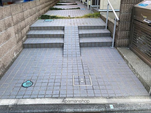 レオネクスト双葉の玄関写真