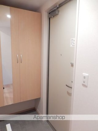 ロジュマン鳴海代官町[2LDK/58.67m2]の玄関