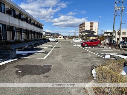 レオパレス久保[1K/23.18m2]の駐車場2