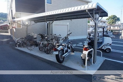 エレガント・サニーヒル[2DK/44.75m2]の駐車場