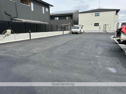 ファミリエ　Ⅰ[1LDK/44.7m2]の駐車場