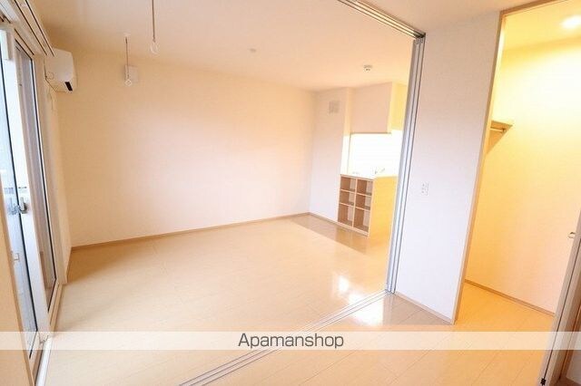 ゼルコヴァ北野[1LDK/33.39m2]のリビング・居間