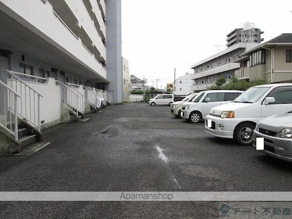 キジヤ中央ビル[2DK/40.42m2]の駐車場1