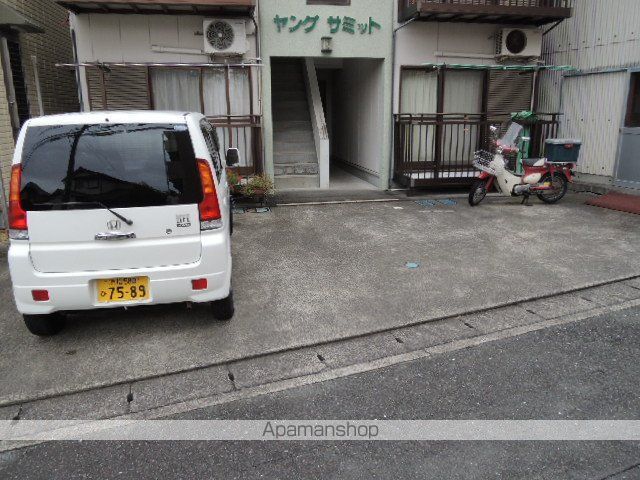 ヤングサミットの外観写真