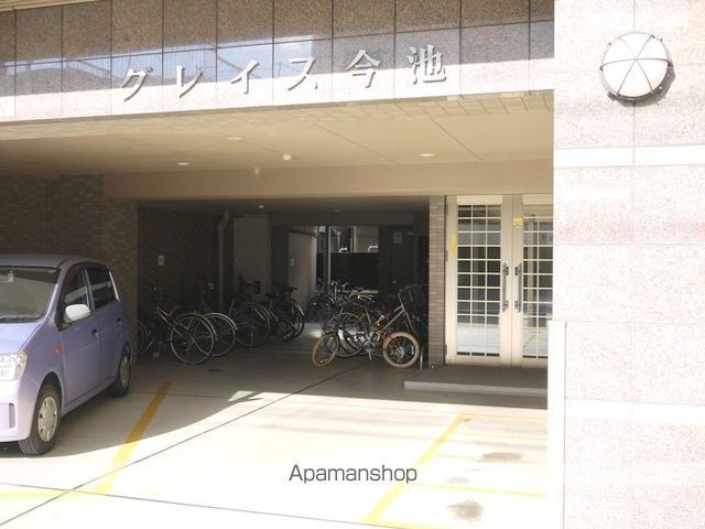 グレイス今池の玄関写真