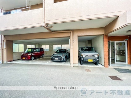 さいきビル[1LDK/42m2]の駐車場