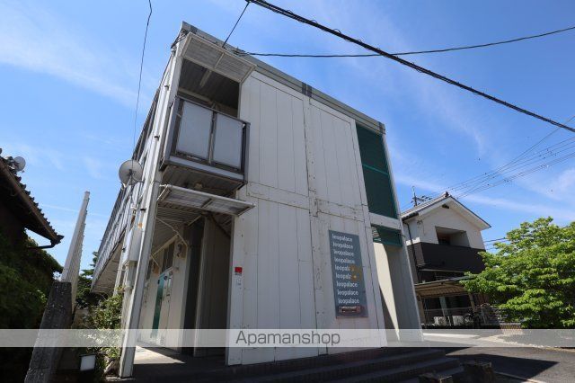 レオパレス茶園場の玄関写真