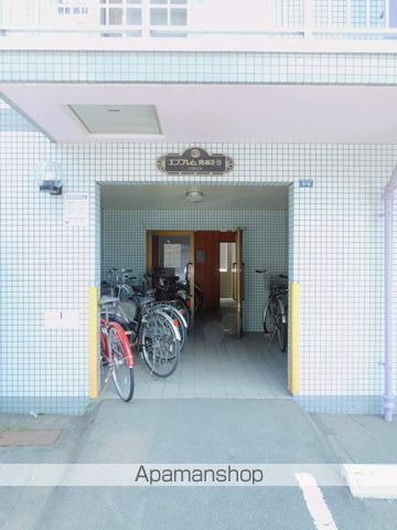 エンブレム札幌発寒IIB棟の玄関写真