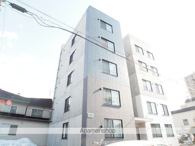 BASE TEYNEの外観写真