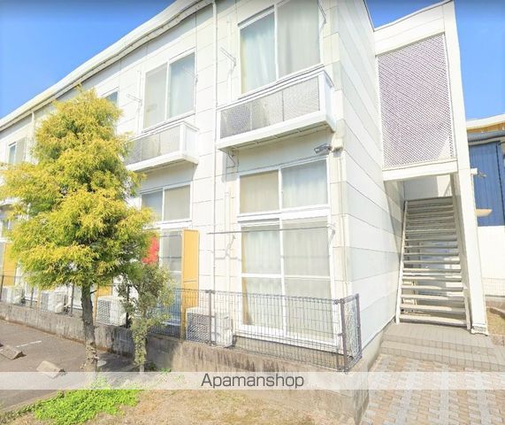 レオパレスカレンティーナの玄関写真
